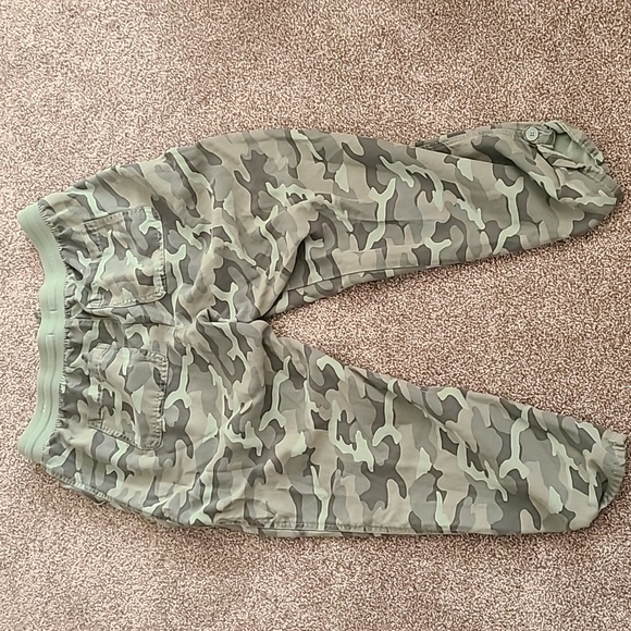 Maurices Army Camo Jogger Pants, sz. 14W - Picture 5 of 5